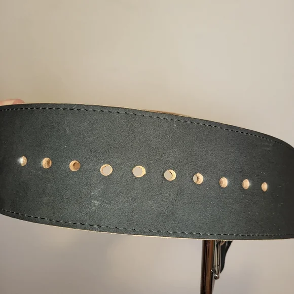 Stoic 4" Leather Powerlifting/Weight Lifting Belt size 33-42 - Picture 7 of 7